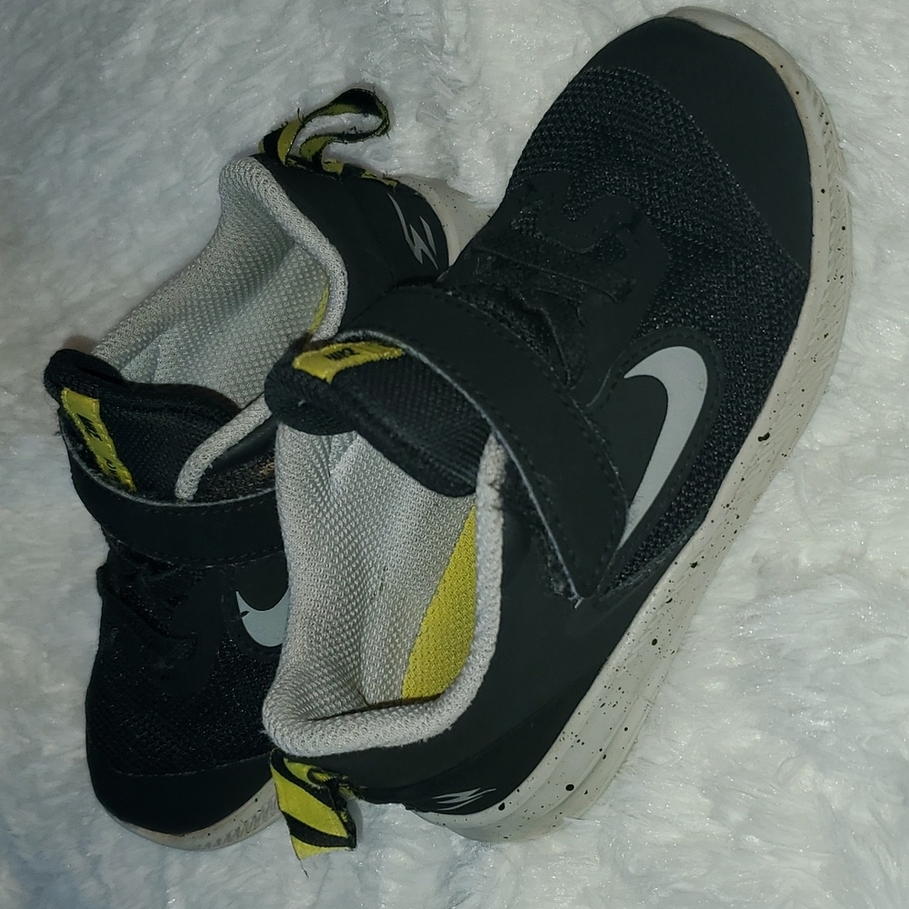 Nike velcro slip on shoes 8c